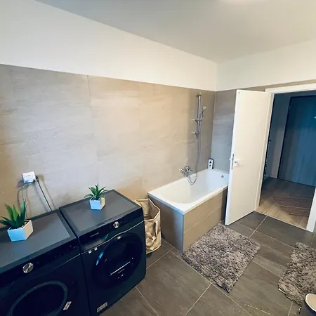 Panorama Apartment *